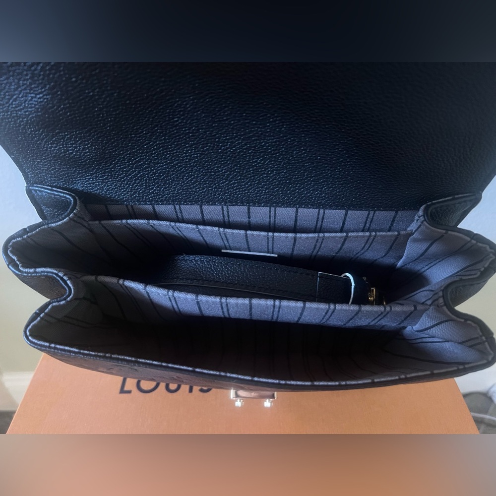 Louis Vuitton Pochette - Picture 9 of 11